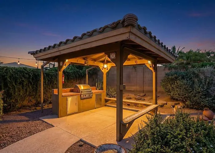 Palms Of Paradise Oasis Peoria